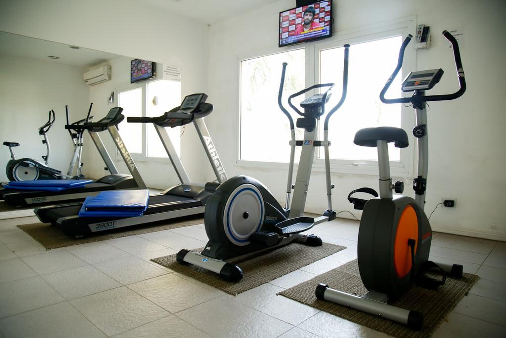 Hotel Howard Johnson Trenque Lauquen Ngoại thất bức ảnh