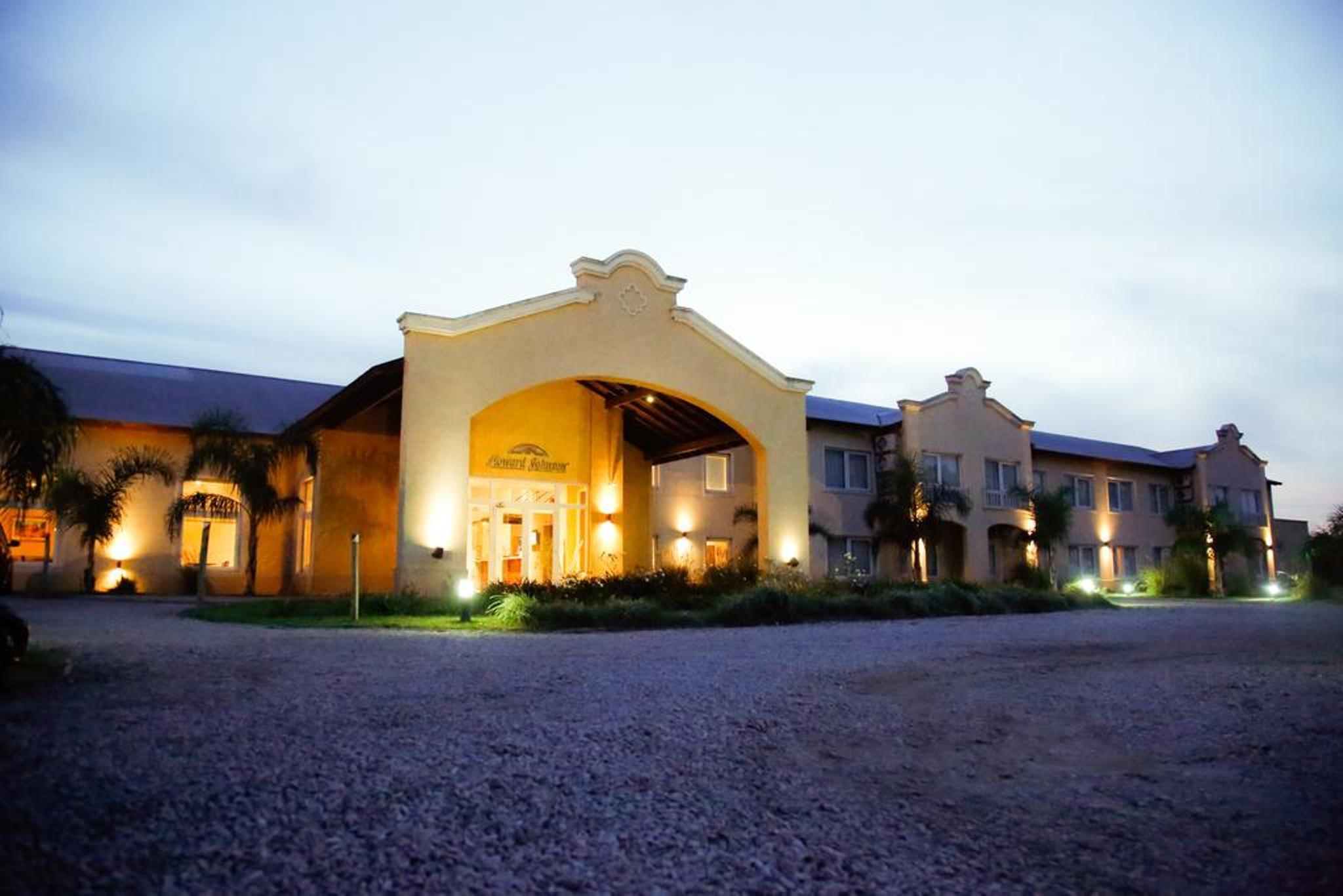 Hotel Howard Johnson Trenque Lauquen Ngoại thất bức ảnh